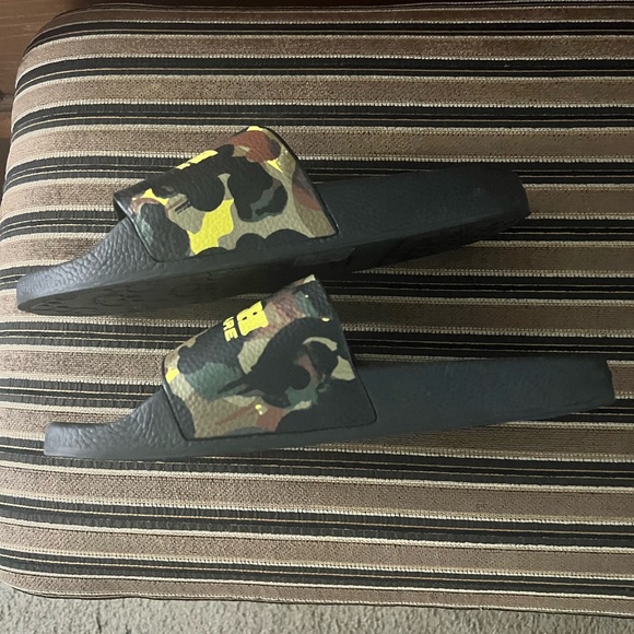 COACH Men Size 10 Camo Slides - Picture 6 of 6